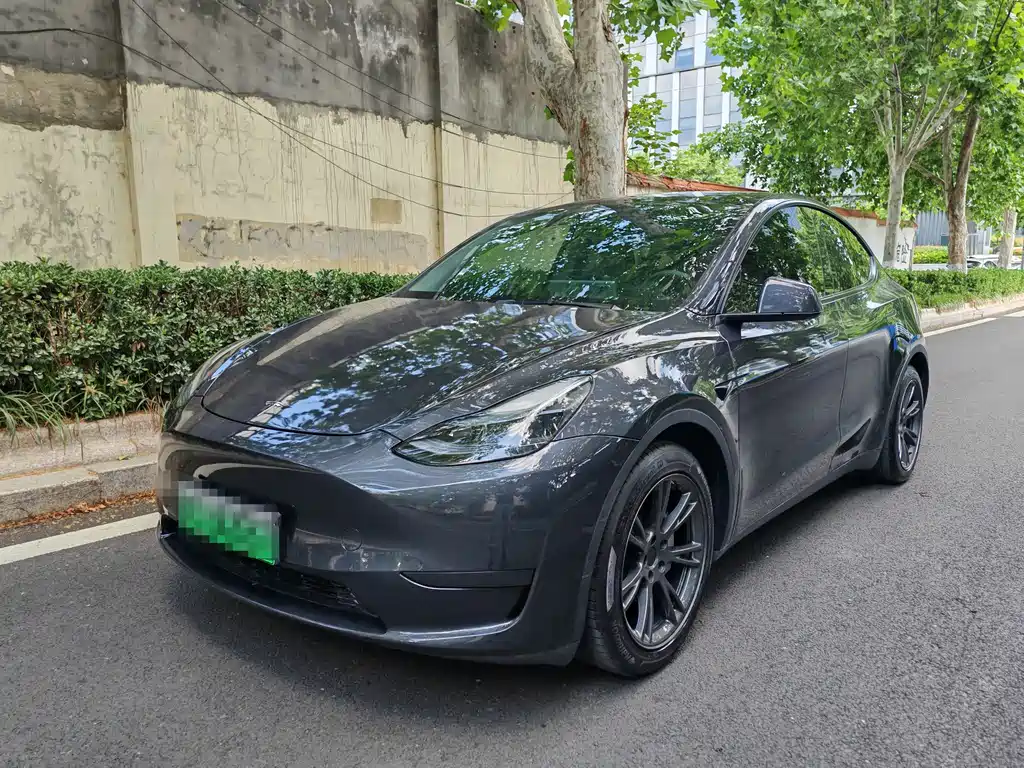 Tesla Model Y 2024 — фото 1