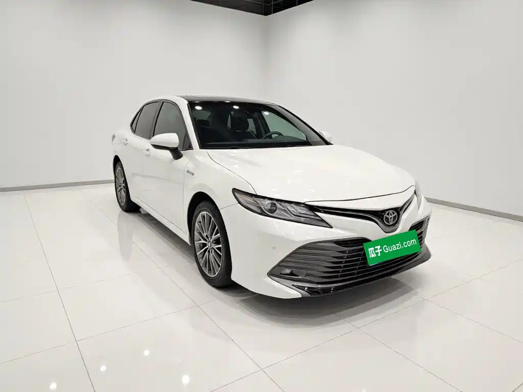 Toyota Camry 2020 — фото 3