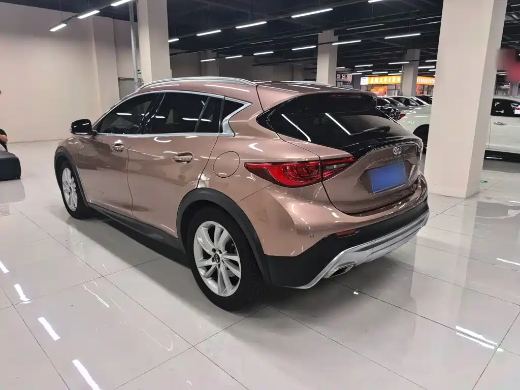 Infiniti QX30 2018 — фото 8