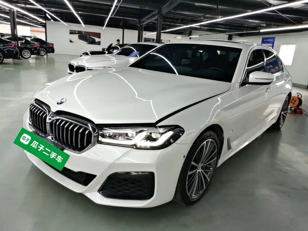 BMW 5 Series 2021 — фото 1