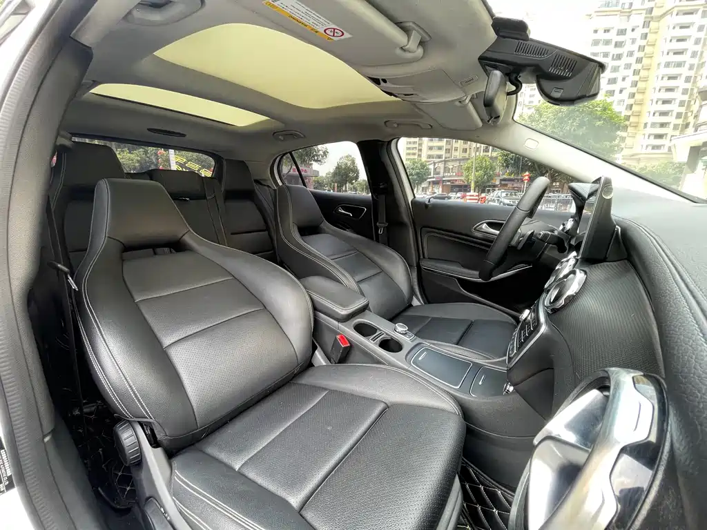 Mercedes-Benz GLA 2018 — фото 17