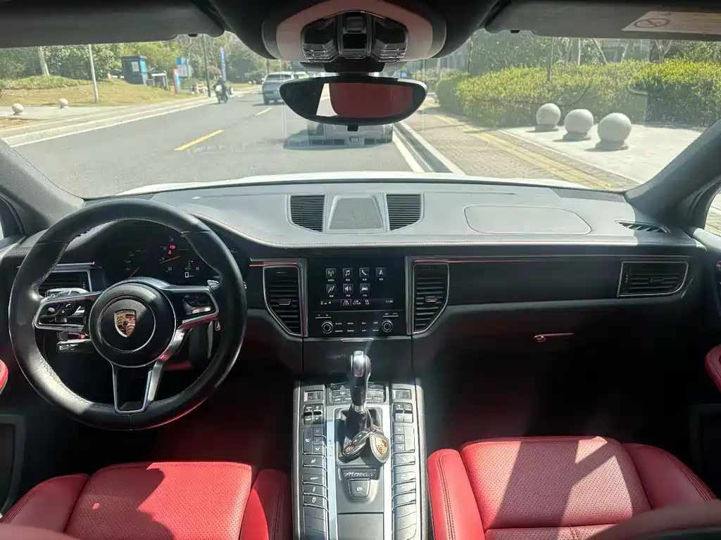 Porsche Macan 2017 — фото 6