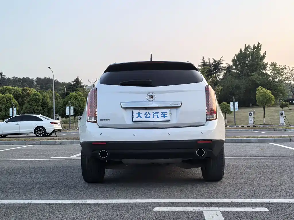 Cadillac SRX 2016 — фото 16