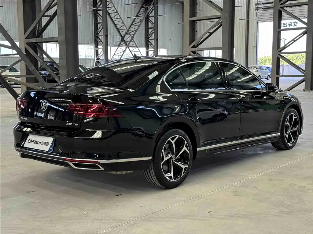 Volkswagen Magotan 2025