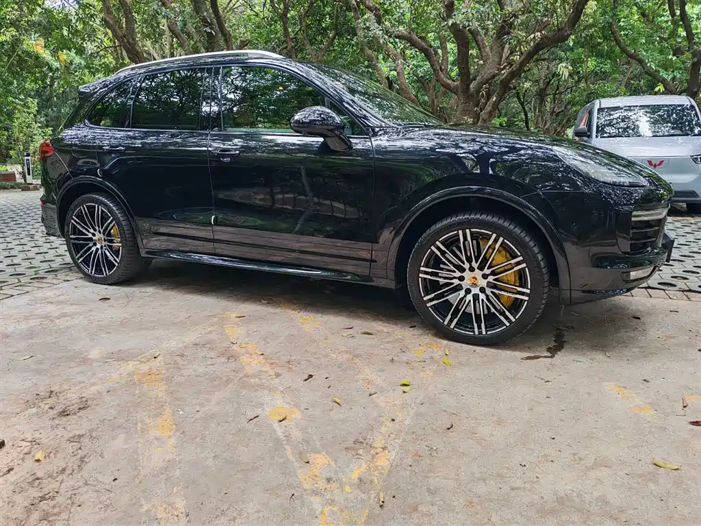 Porsche Cayenne 2016 — фото 4
