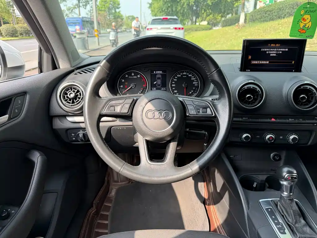 Audi A3 2018 — фото 14