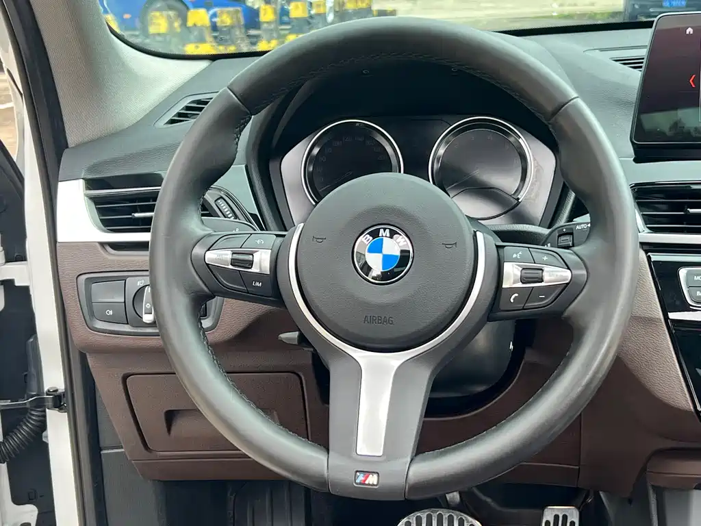 BMW X1 2022 — фото 8