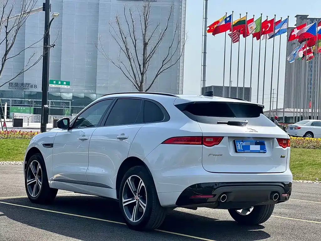 Jaguar F-PACE 2021 — фото 4