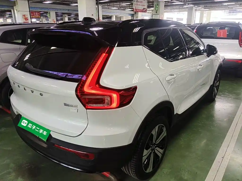Volvo XC40 New Energy 2023 — фото 7