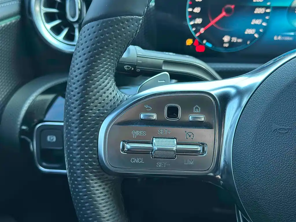 Mercedes-Benz A-Class 2022 — фото 15