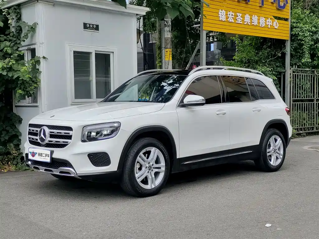 Mercedes-Benz GLB 2023 — фото 1