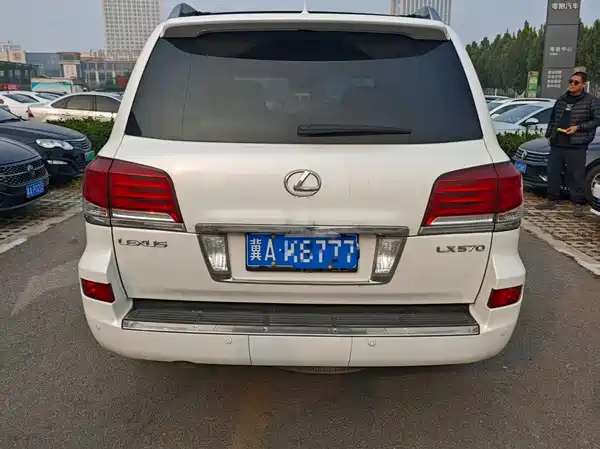 Lexus LX 2013