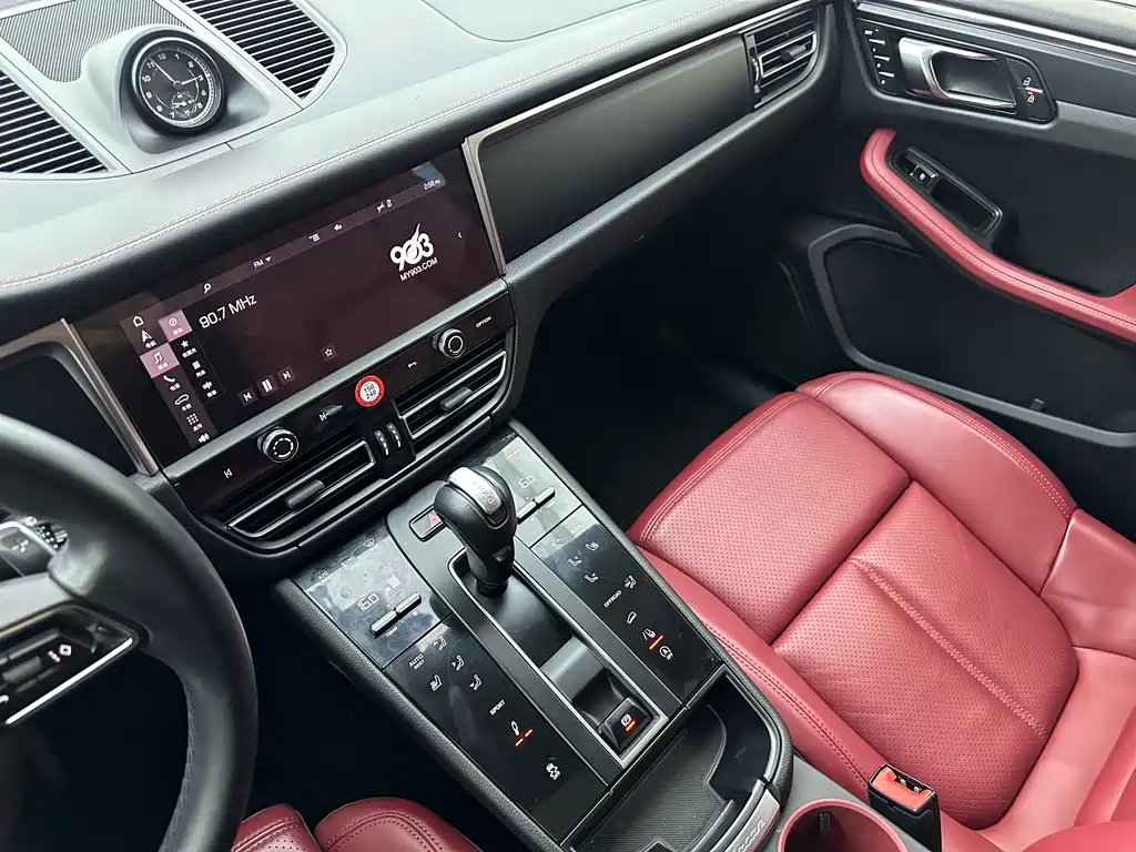 Porsche Macan 2023 — фото 14