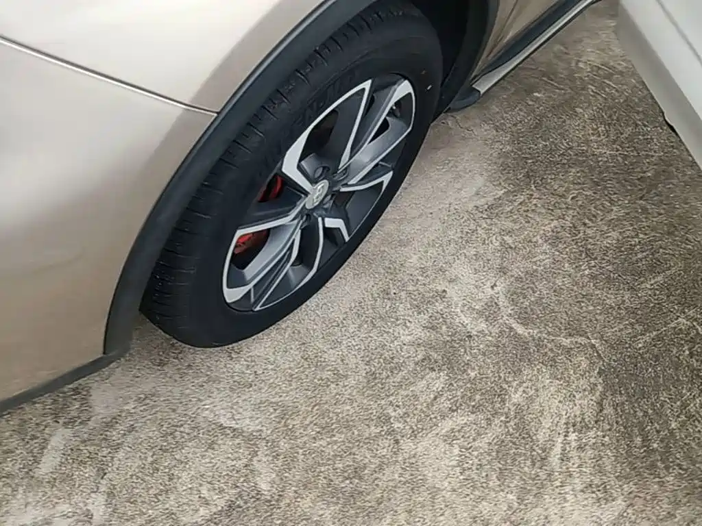 Geely Emgrand GS 2018 — фото 23