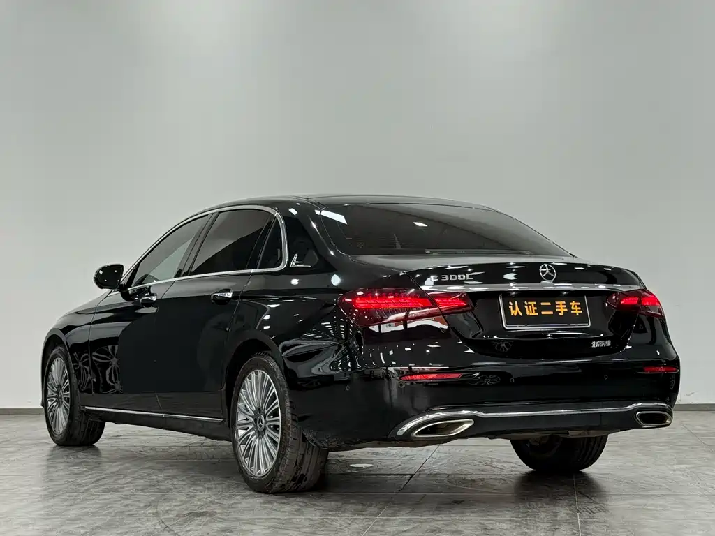 Mercedes-Benz E-Class 2022 — фото 19