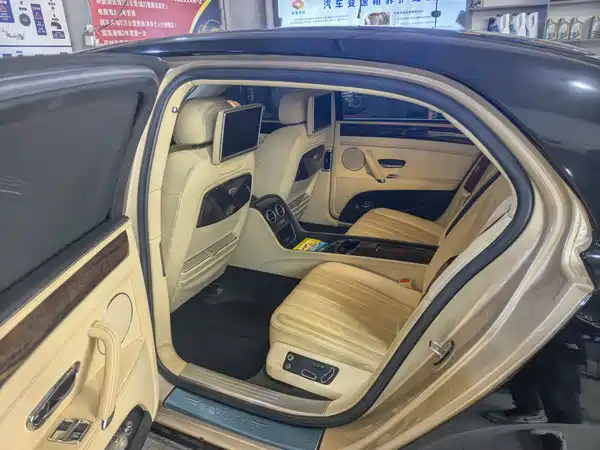 Bentley Flying Spur 2014