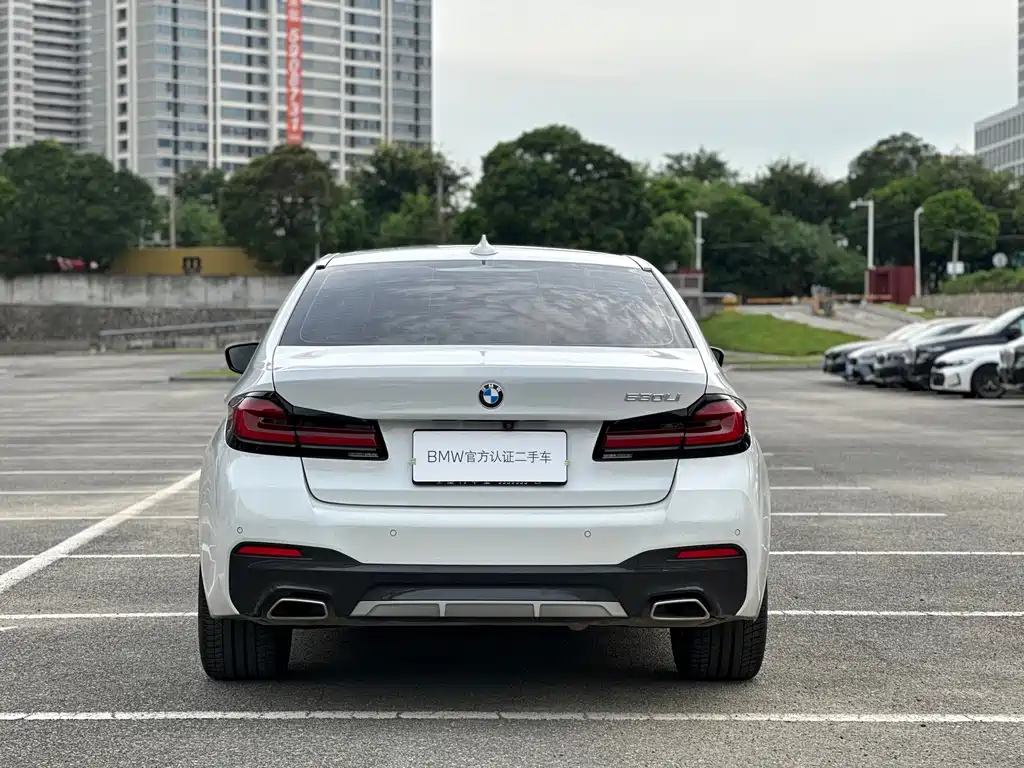BMW 5 Series 2022 — фото 17