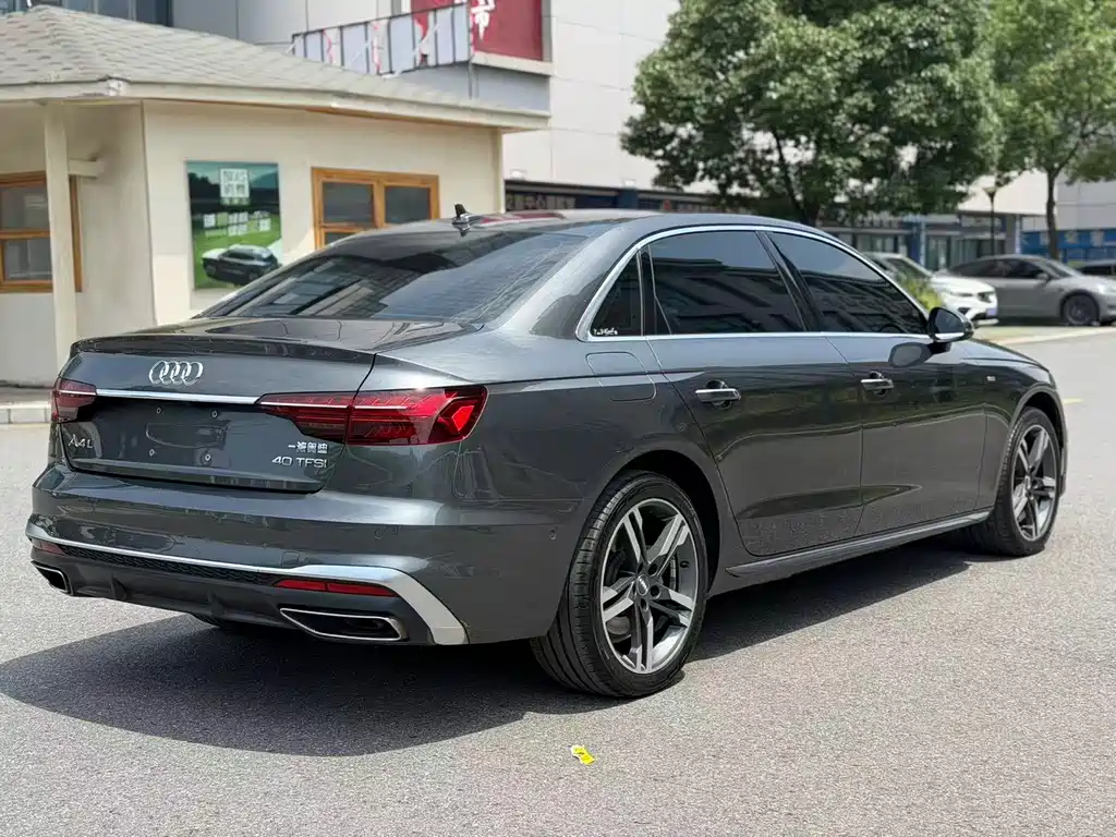 Audi A4L 2021 — фото 14