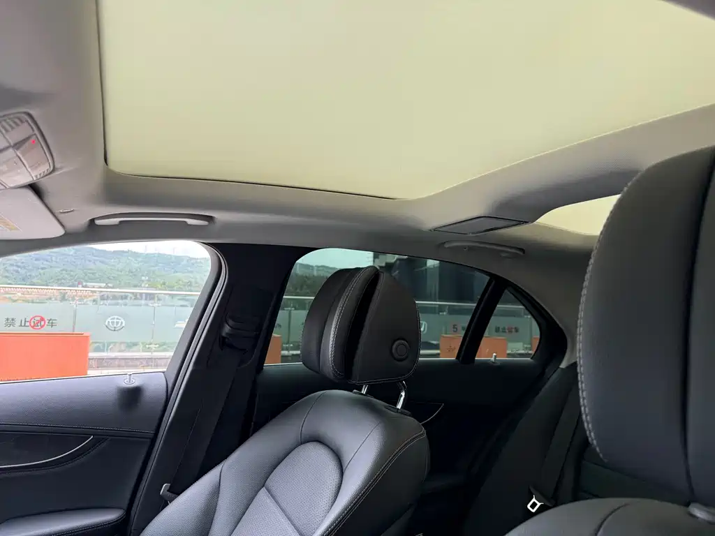 Mercedes-Benz C-Class 2019 — фото 30