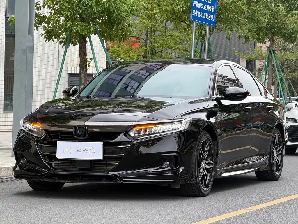 Honda Accord 2023 — фото 1