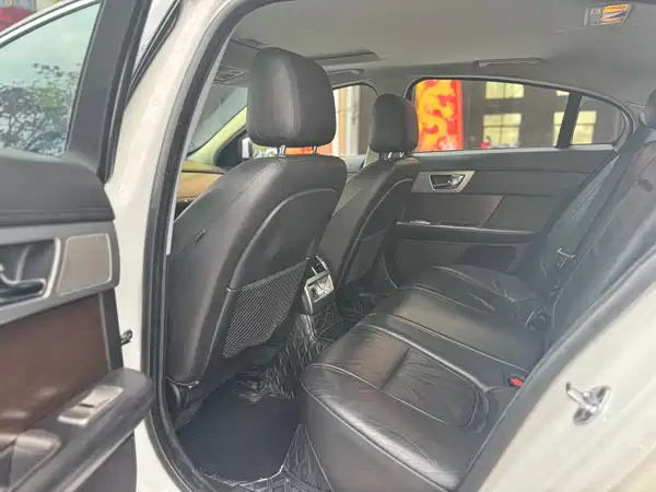 Jaguar XF 2014
