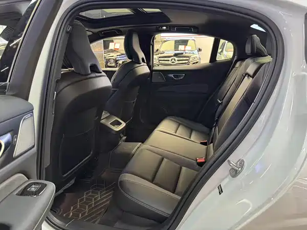 Volvo S60 2024