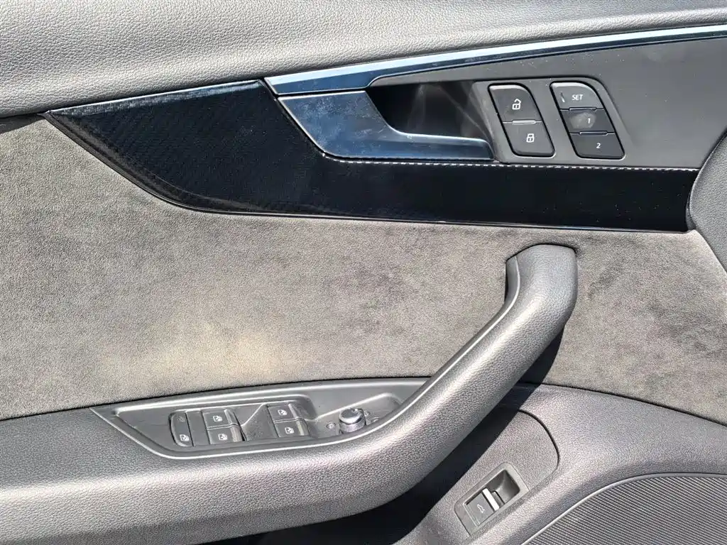 Audi A4 2021 — фото 17