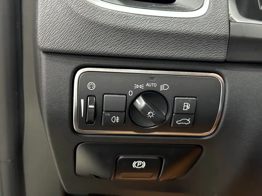 Volvo S60 2018 — фото 20