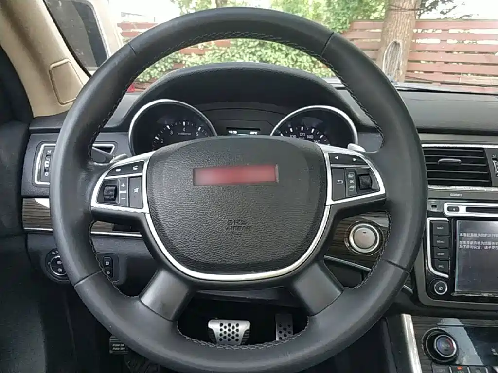 Haval H8 2015 — фото 11