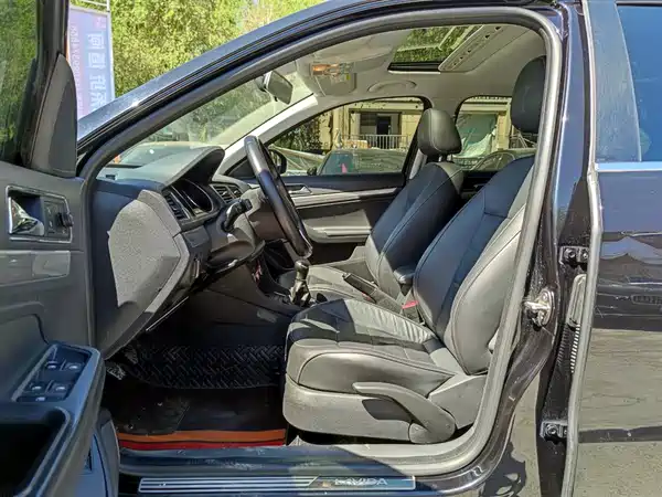 Volkswagen Lavida 2015