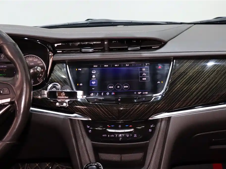 Cadillac XT6 2021 — фото 15