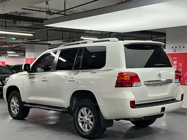 Toyota Land Cruiser 2015