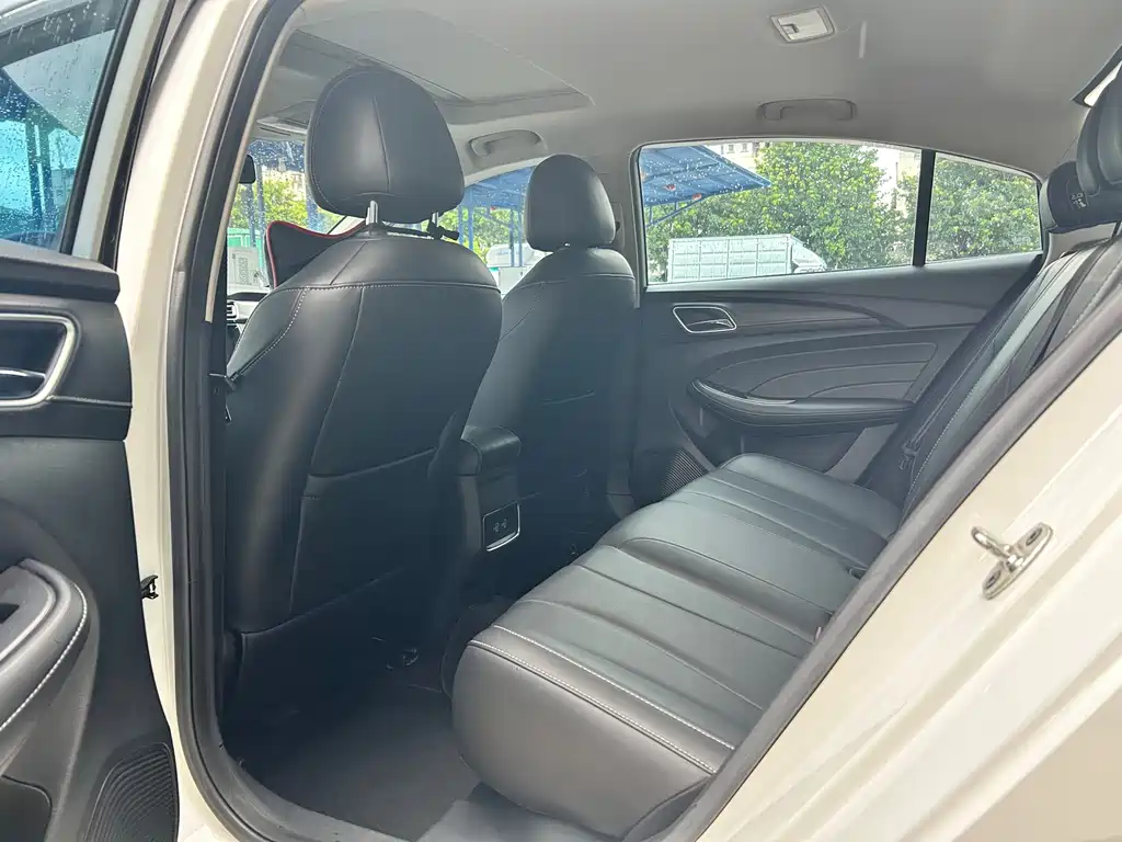 Roewe i5 2019