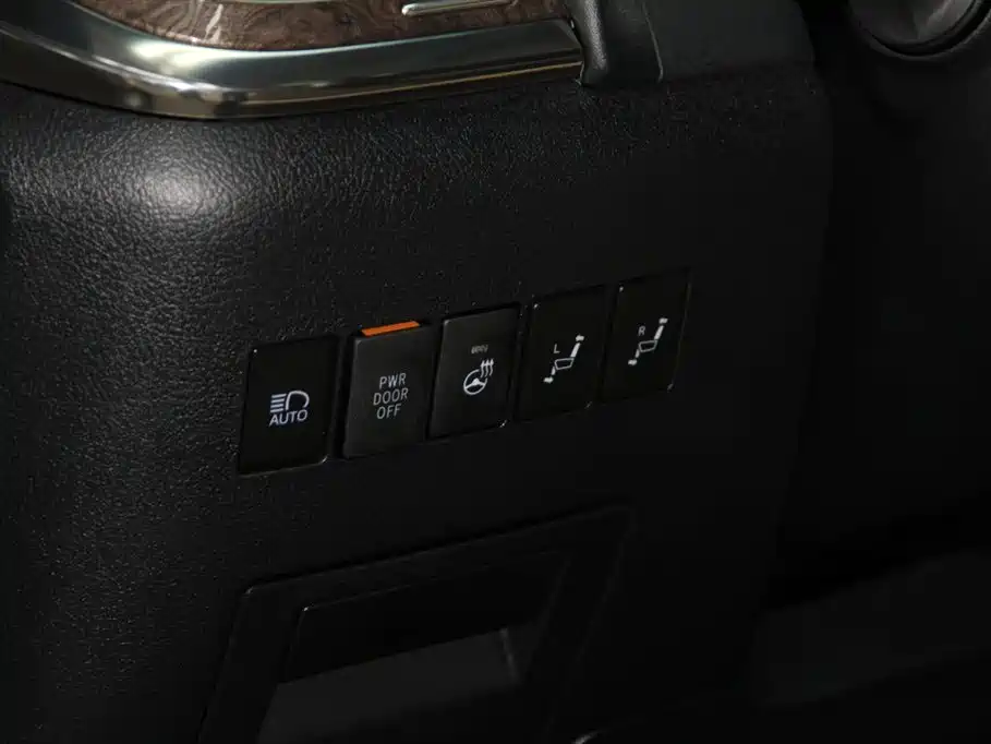 Toyota Alphard 2024 — фото 23