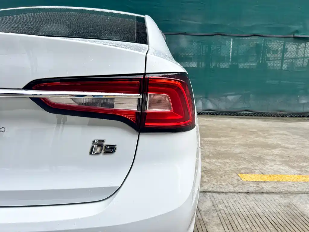 Roewe i5 2019 — фото 13