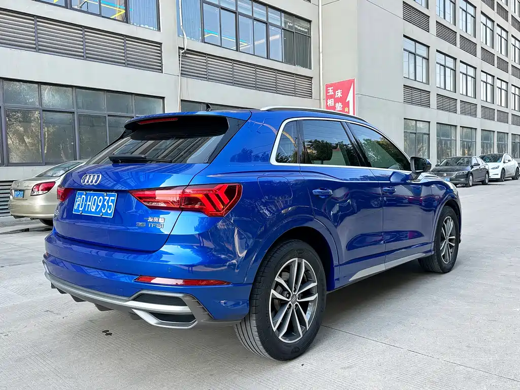Audi Q3 2021 — фото 15