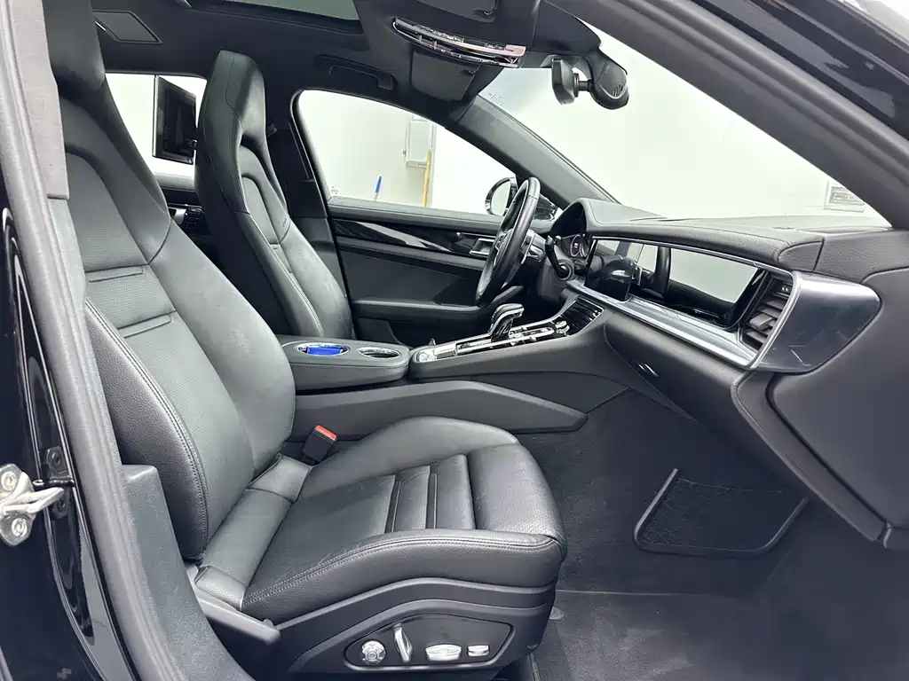 Porsche Panamera 2018 — фото 13