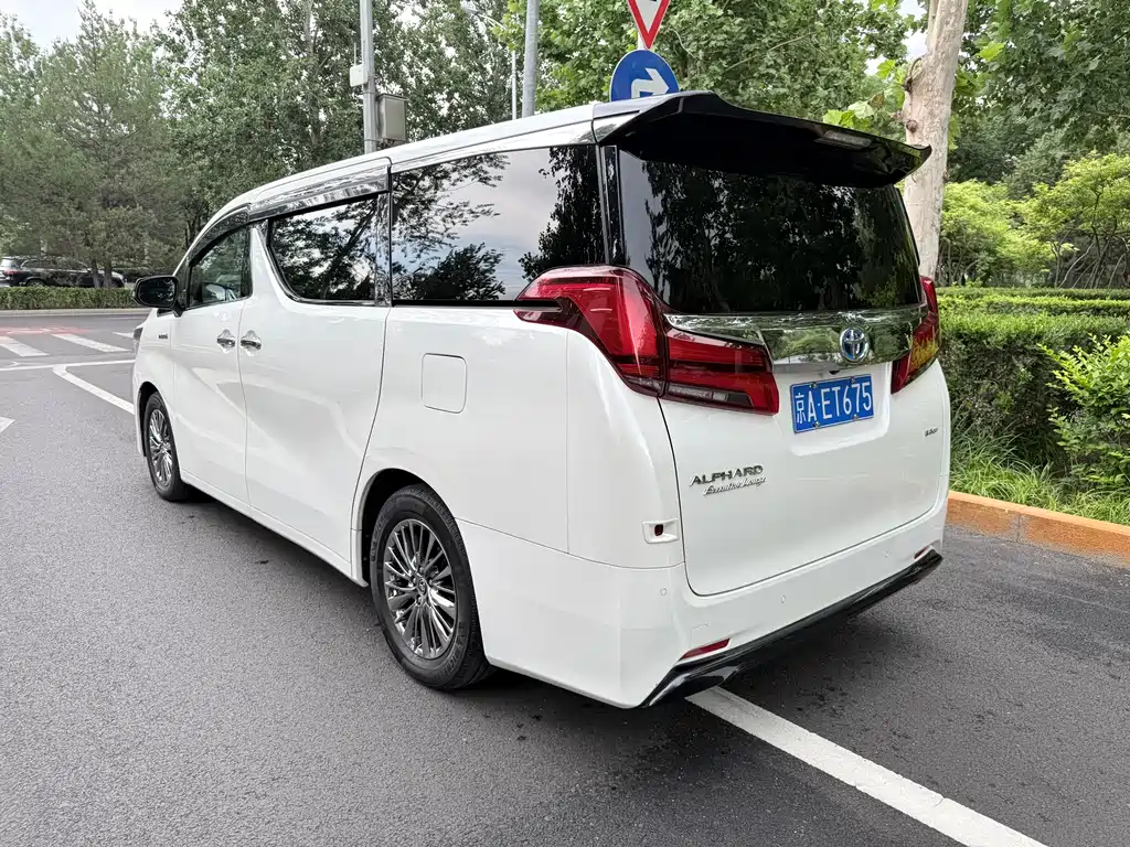 Toyota Alphard 2020 — фото 5