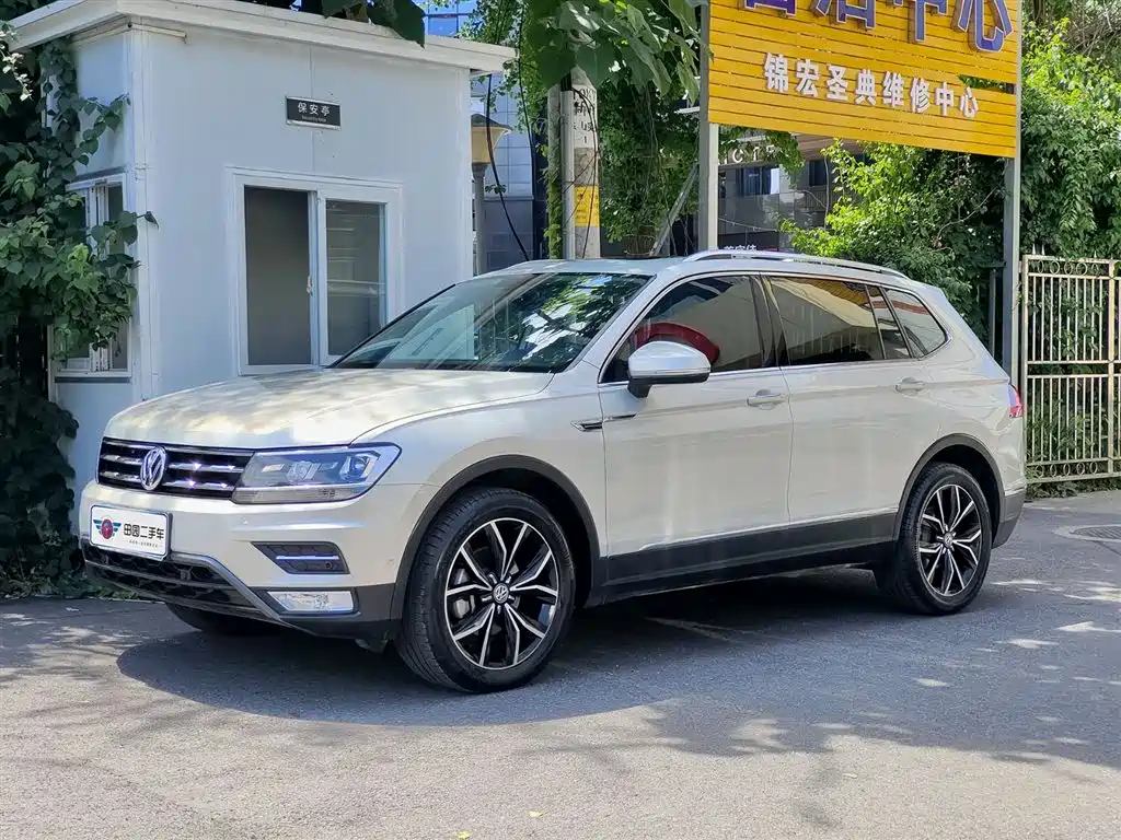 Volkswagen Tiguan L 2020 — фото 1