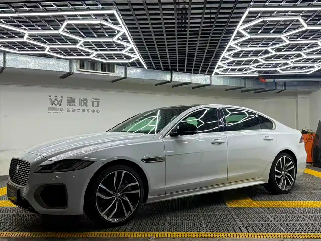 Jaguar XFL 2024
