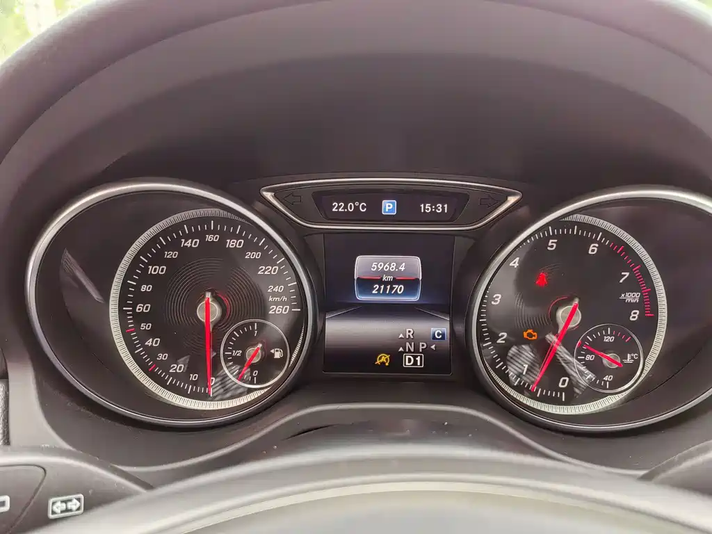 Mercedes-Benz GLA 2018 — фото 30
