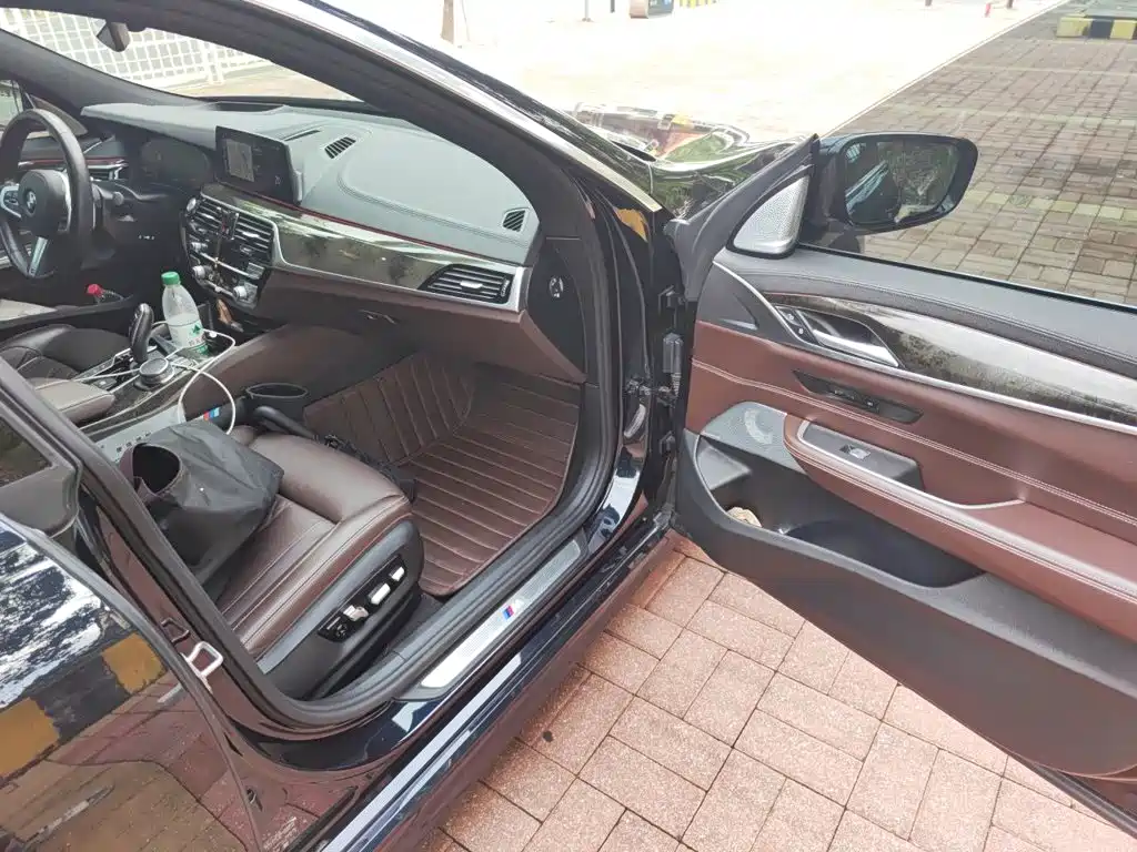 BMW 6 Series GT 2020 — фото 19