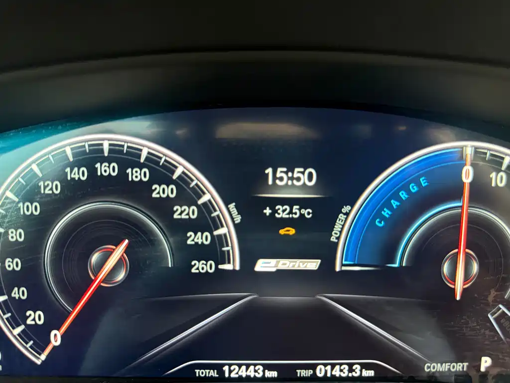BMW 5 Series New Energy 2019 — фото 16
