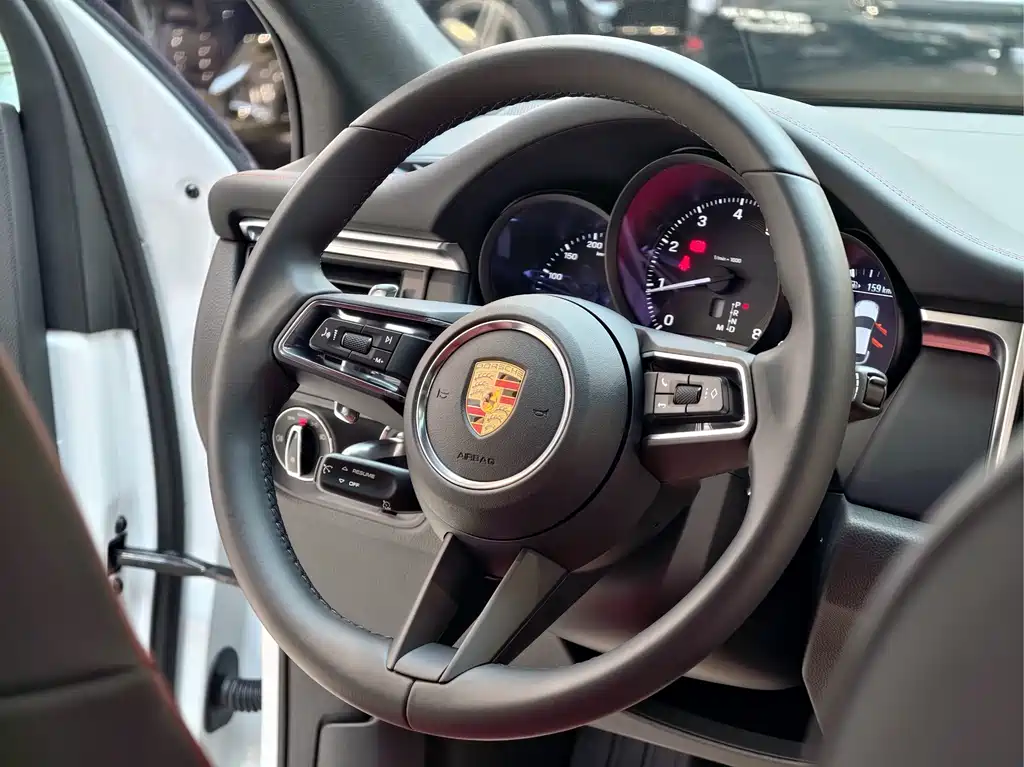 Porsche Macan 2023 — фото 18