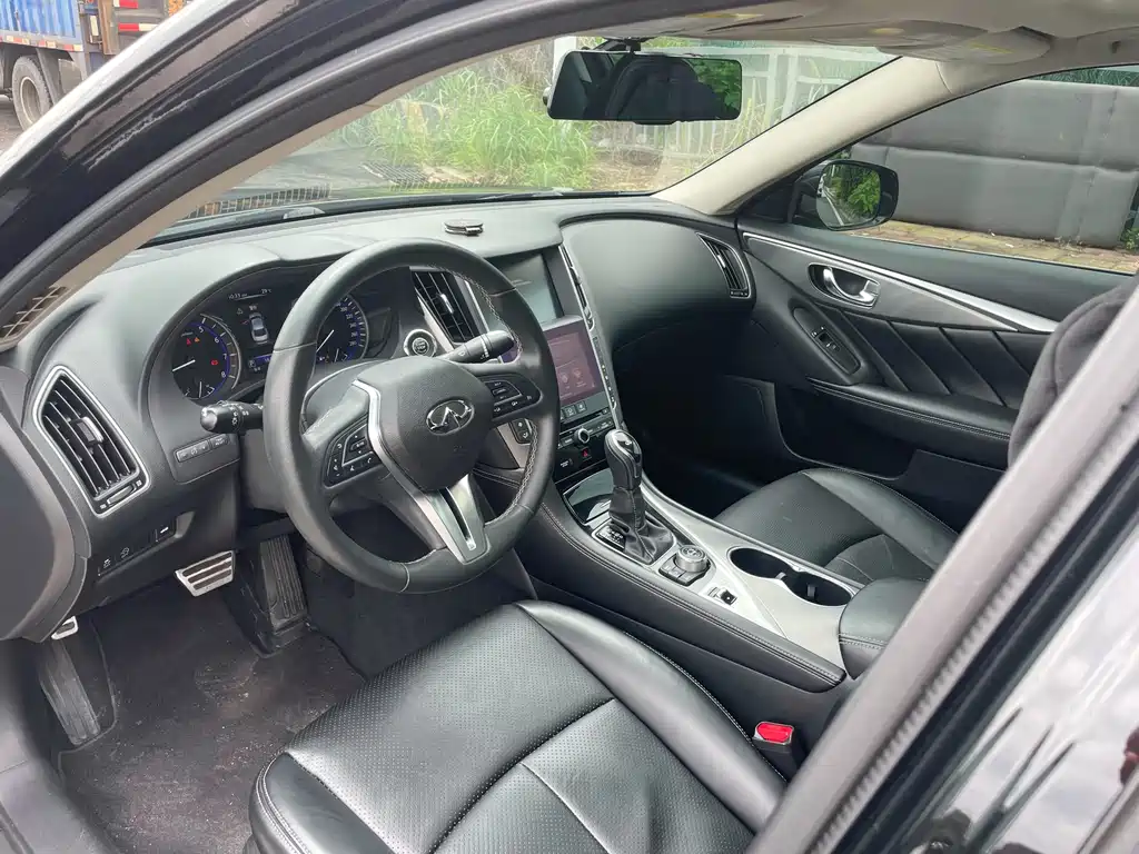 Infiniti Q50L 2015 — фото 13