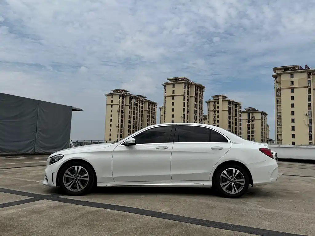 Mercedes-Benz C-Class 2019 — фото 15