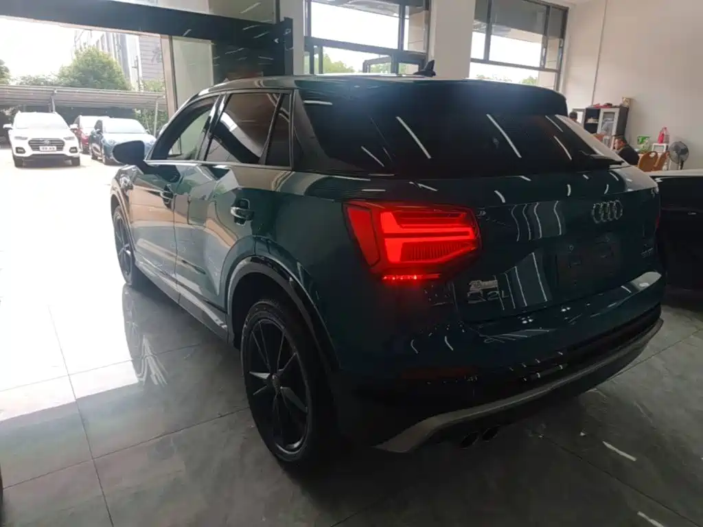 Audi Q2L 2020