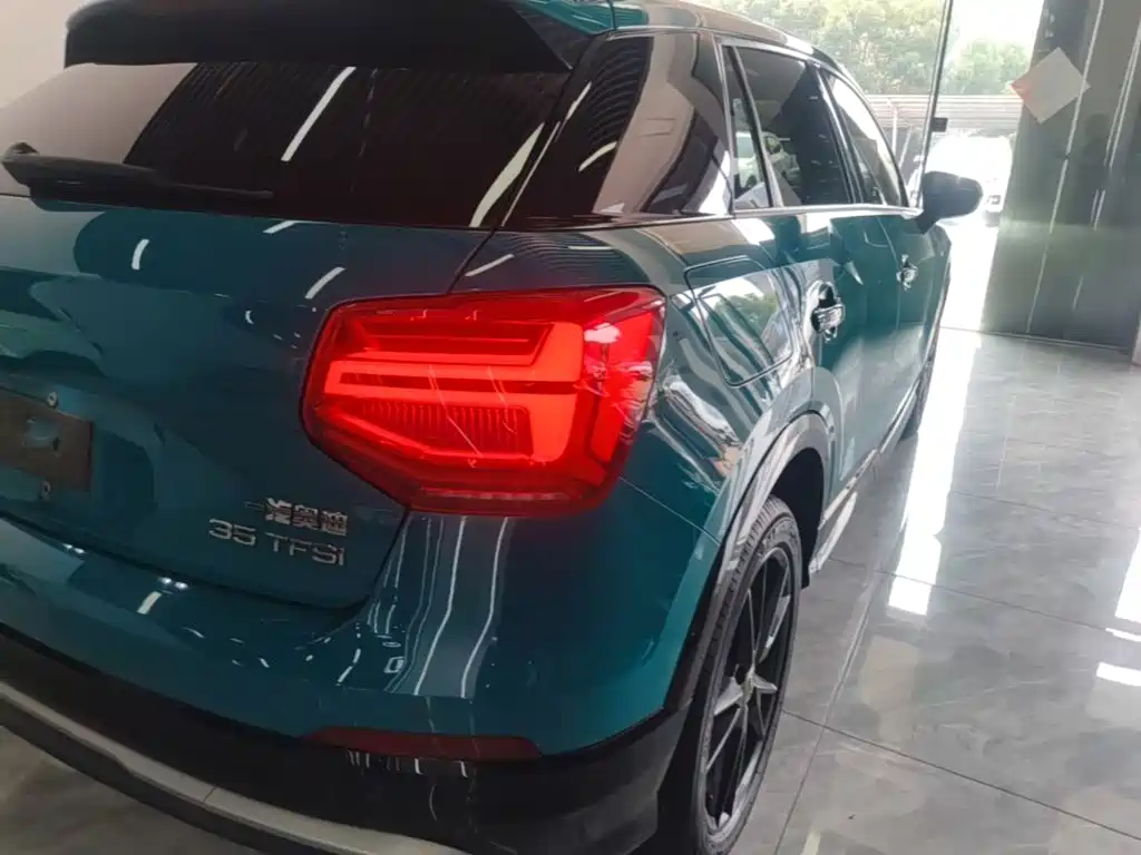 Audi Q2L 2020 — фото 8