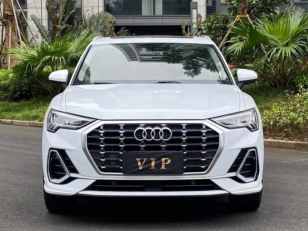Audi Q3 2021 — фото 11