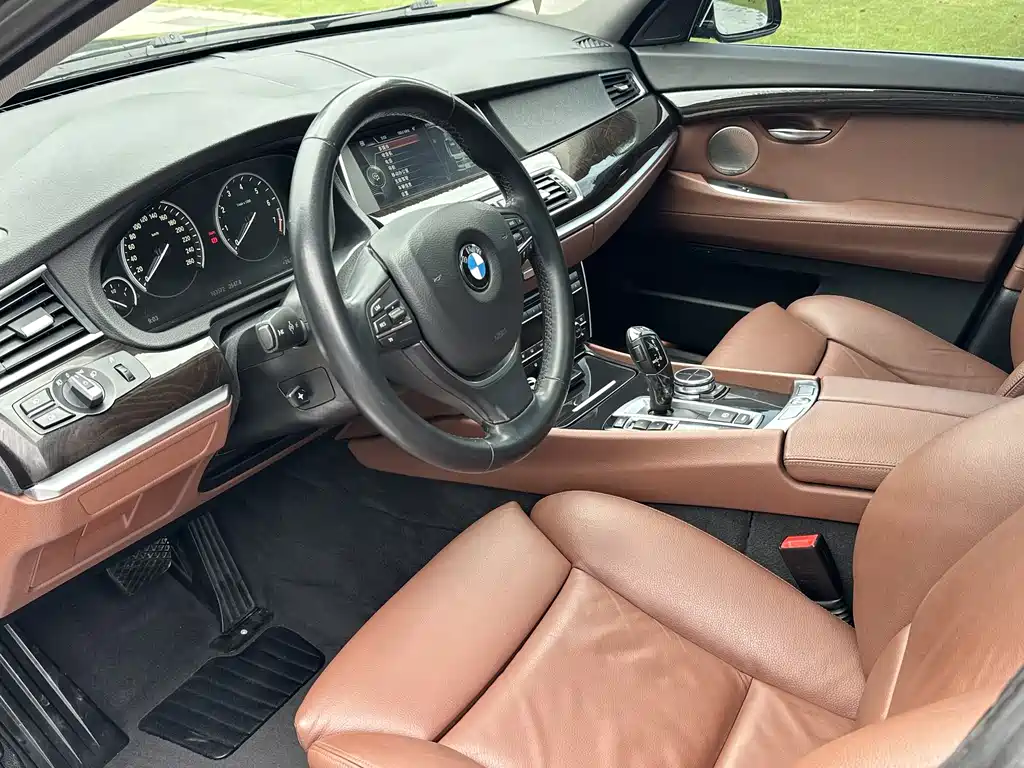 BMW 5 Series GT 2013 — фото 5